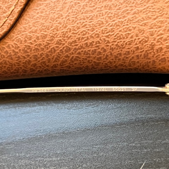 Ray-Ban RB3447 Sunglasses - Gold/Blue Flash - Polarized Lenses - Chipped/Scratch - Picture 9 of 11